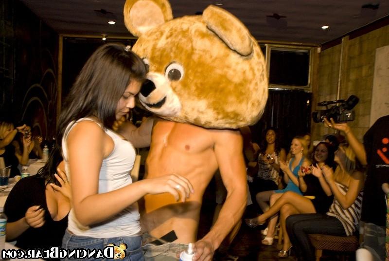 16P Handsome seducers drilling all chicks at hardcore party