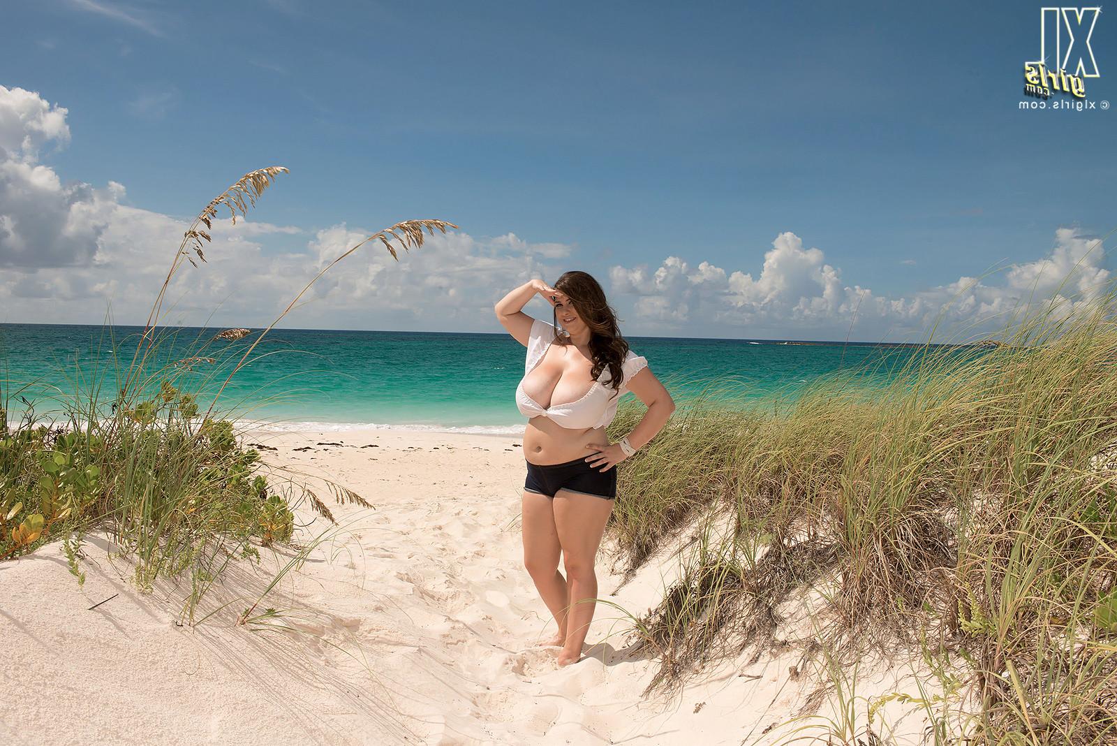 15P Extraordinary chubby newcomer Jennica Lynn on beach