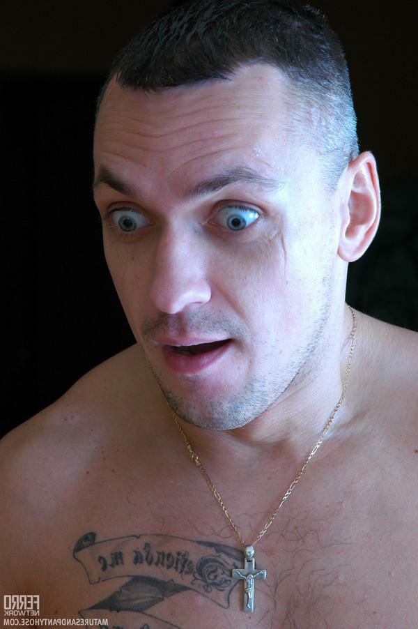 20P Just from the shower a guy ready for fucking games with a pantyh