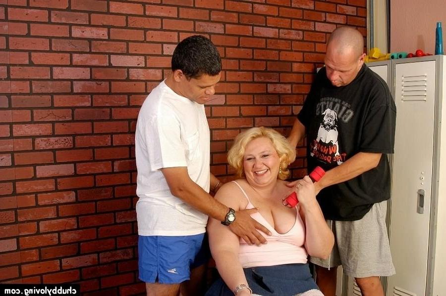 16P Fat mature blonde sucking two dicks and getting double teamed