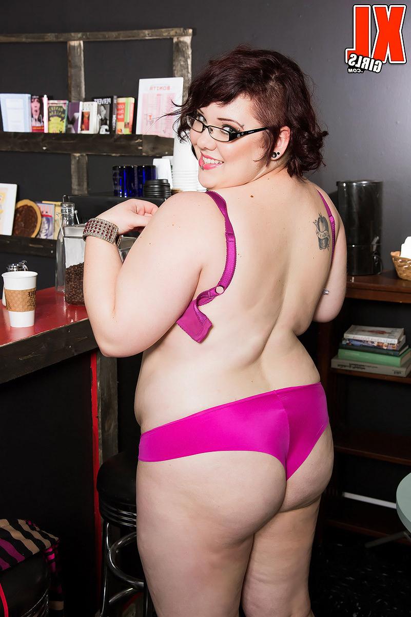 16P That Busty Barista