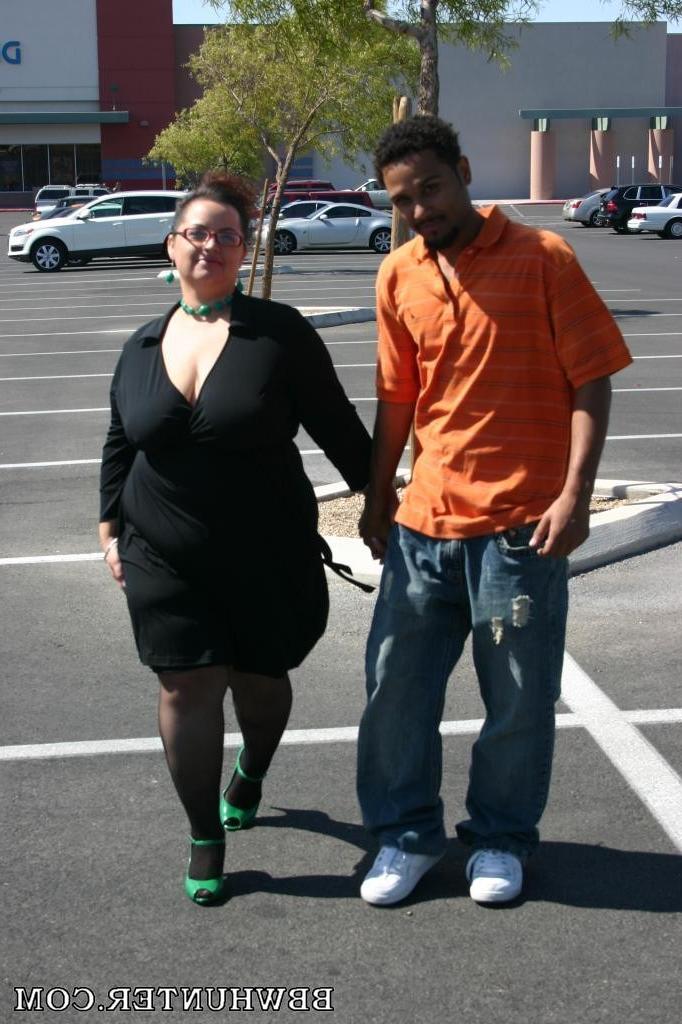 12P BBW seduces a black guy by unleashing her enormous set of fat knockers while suc