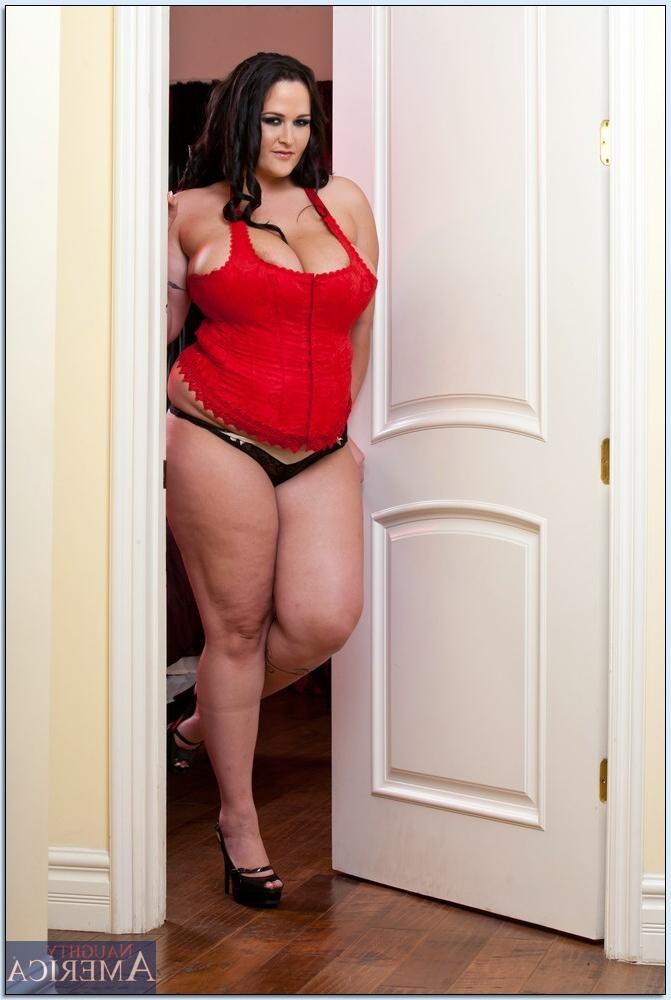 15P Carmella Bing seduces a married guy with her voluptuous body