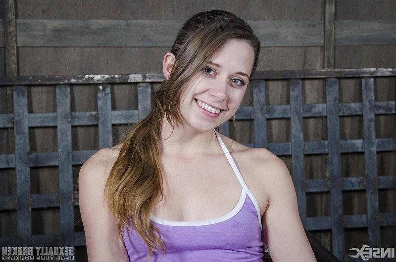 16P Zoey Laine is locked in metal pipes and double fucked by maledom
