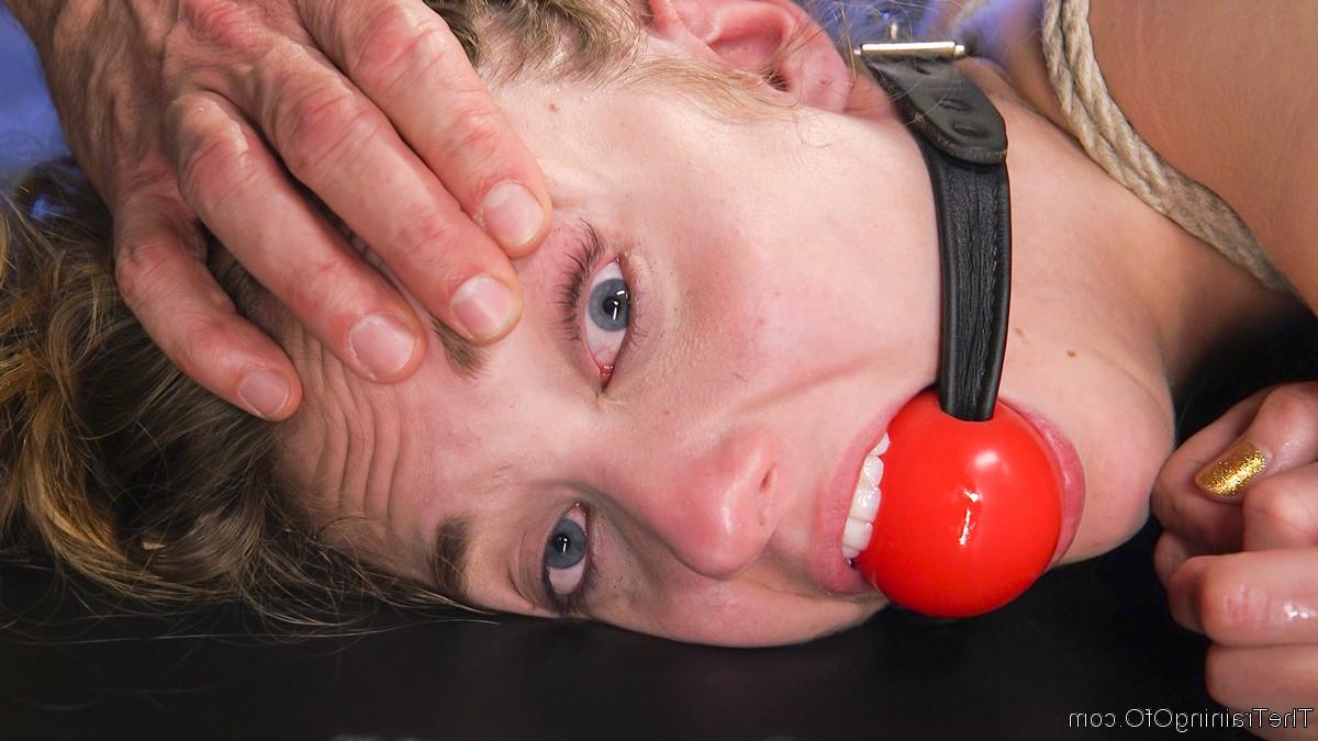 20P Samantha Hayes has the makings of a good slave, she desires to submit, cums from