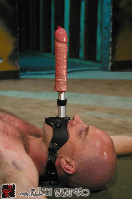 18P Delivery boy receives a treatment from Mistress Phoenix Marie