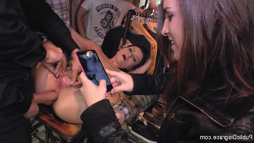22P Valentina Bianco is public exposed and humiliated with double fu