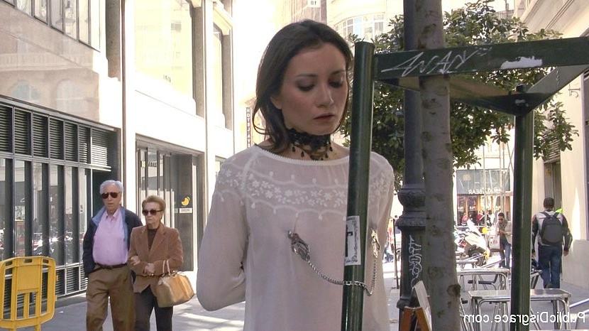 22P Valentina Bianco is public exposed and humiliated with double fu