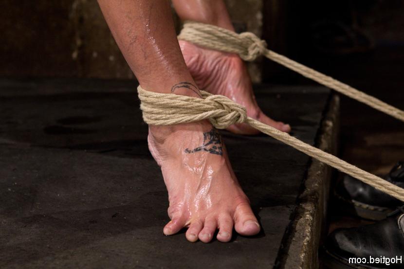 15P Completely vulnerable Amber Rayne is drawn and quartered in a back breaking arch