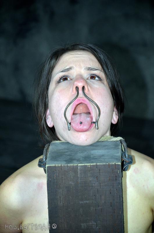16P Juliette March loves making men happy. What better way for her to show her dedi