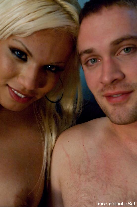 15P Ts Latina Annalise makes a brand new straight guy suck her dick 