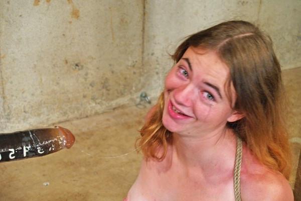 15P Wholesome Emily gets tied and tries to deepthroat