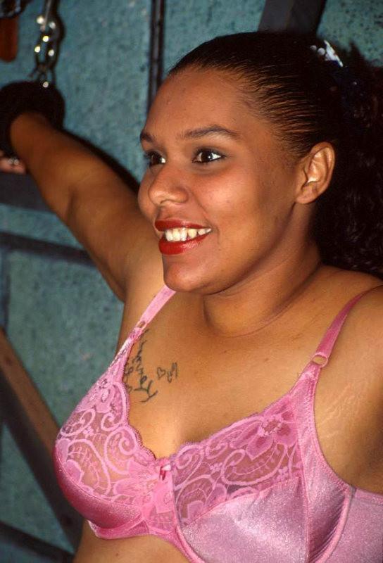 15P Happy preggo bitch in lite bondages
