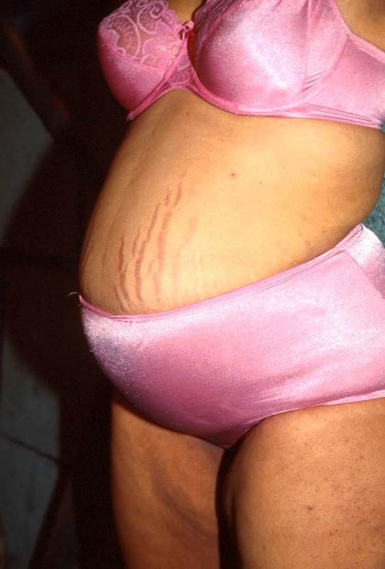 15P Happy preggo bitch in lite bondages