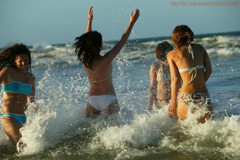 15P Girls on the beach