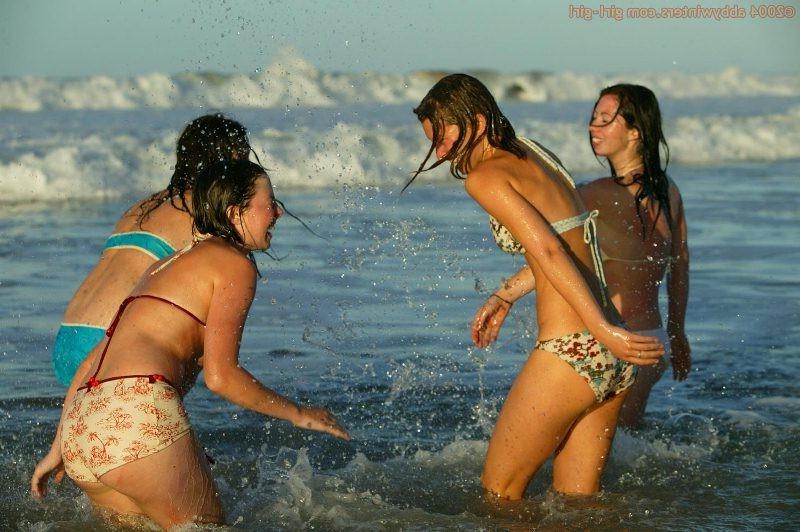 15P Girls on the beach