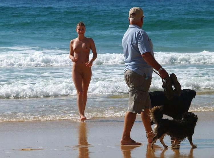 15P Blonde amazes the nude beach with her sexy body