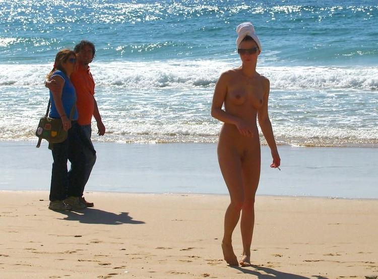 15P Blonde amazes the nude beach with her sexy body