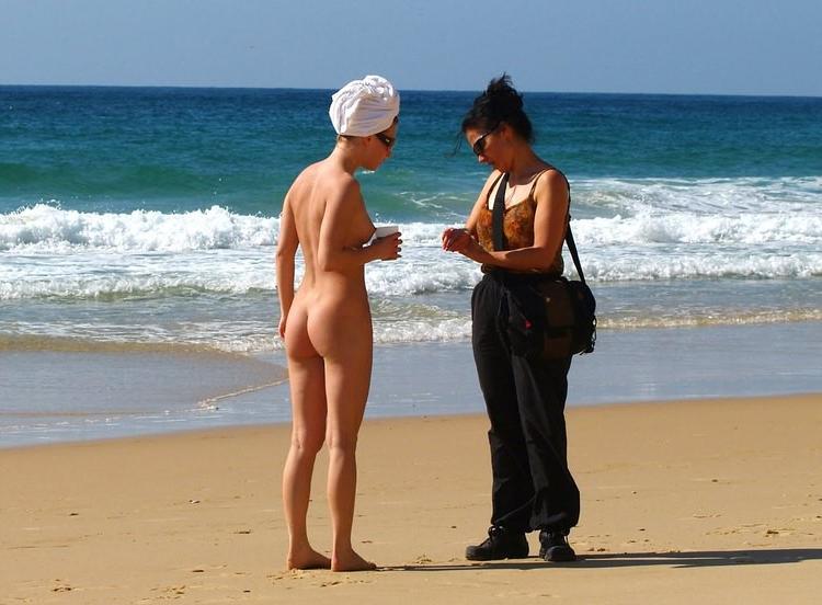 15P Blonde amazes the nude beach with her sexy body