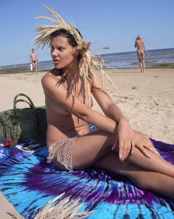 15P Public beach just got hotter with a teen nudist