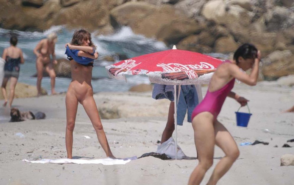 15P Blonde amazes the nude beach with her sexy body
