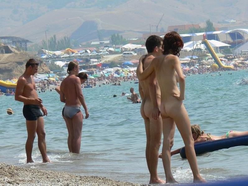 15P A pair of nudist teen friends steam up the beach