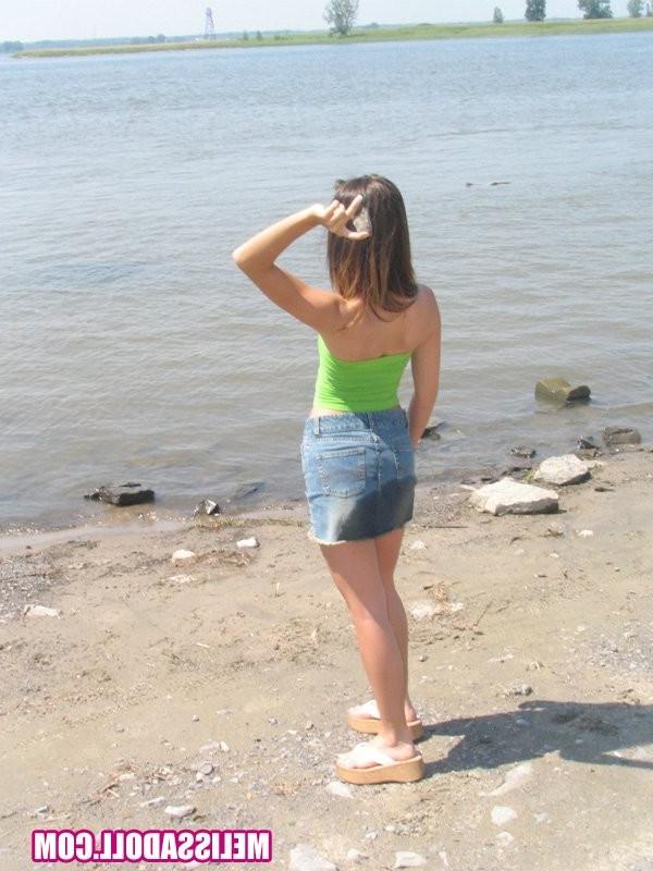 15P Melissa exposes her teen tits and pink pussy at beach