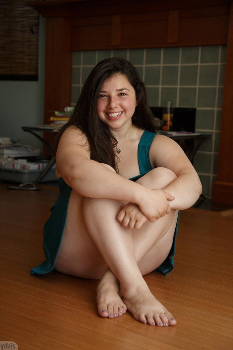 12P Busty curvy amateur with soft tits