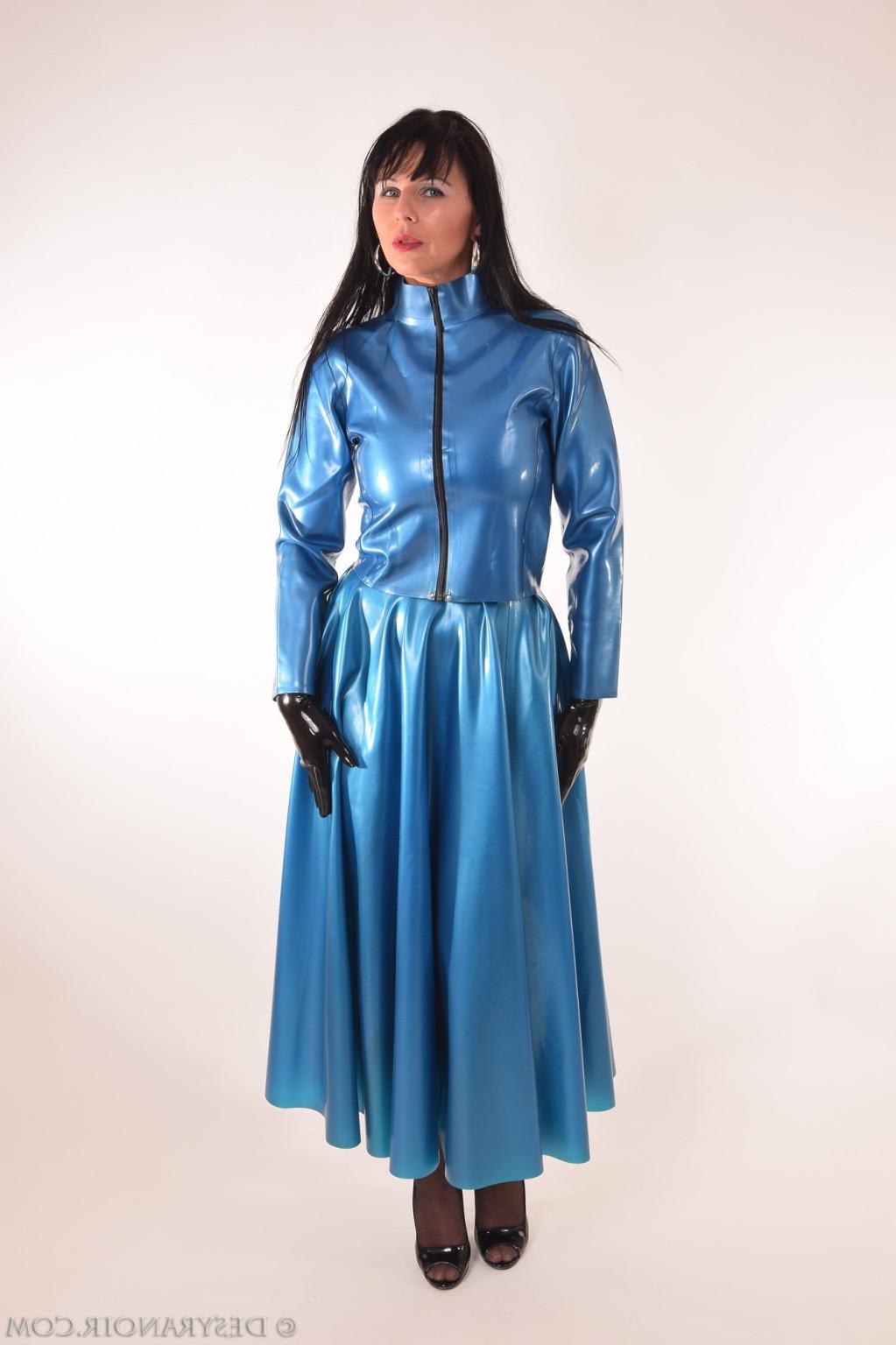 15P Beauty brunette milf in latex coat and black stockings