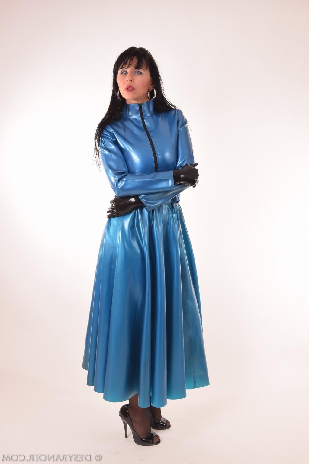 15P Beauty brunette milf in latex coat and black stockings