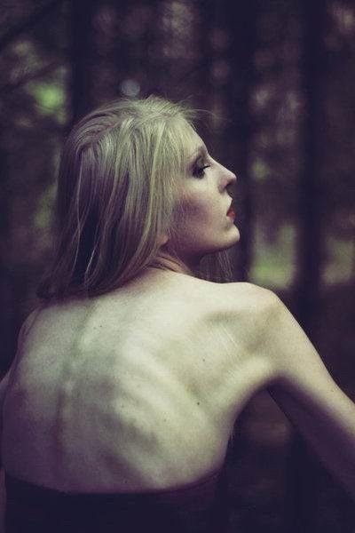 15P sexy anorexic girls posing nude for food
