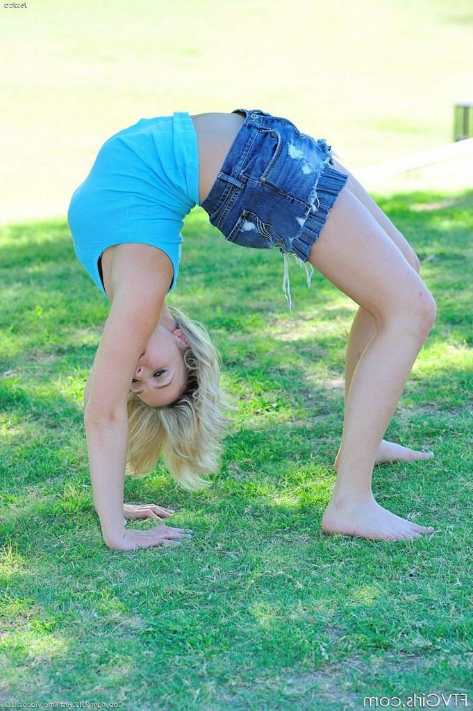 15P Flexible teen amateur revealing upskirts in the park