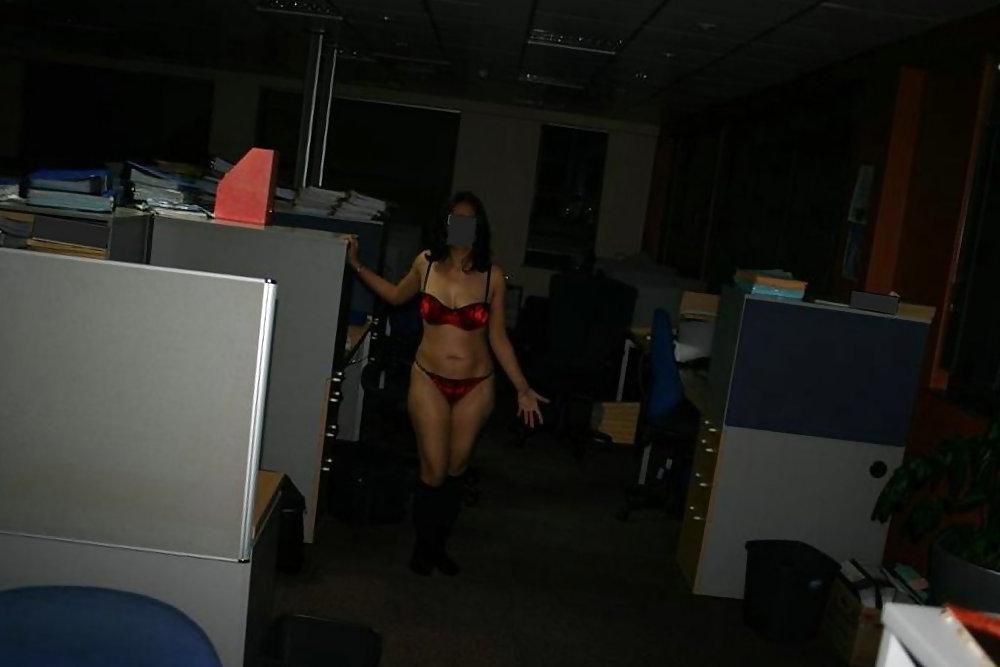 8P Desi lady Sandra