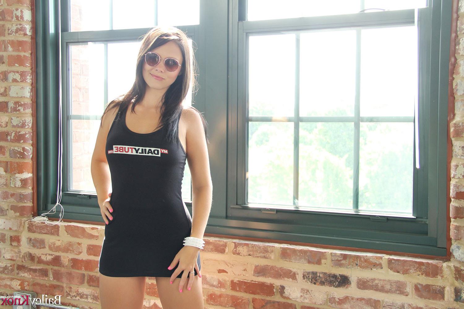 16P Sweet Bailey Knox in her tight black tube dress
