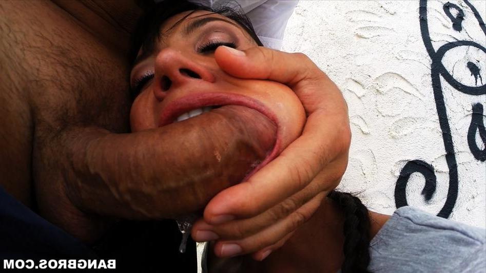 16P Busty Latina milf Franceska Jaimes gets juicebox banged in publi