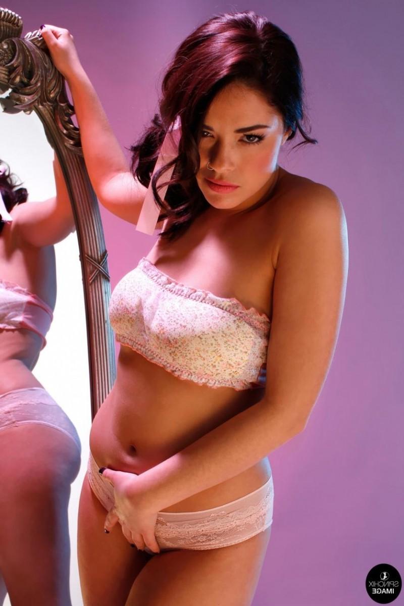 12P Busty curvy babe with round melons