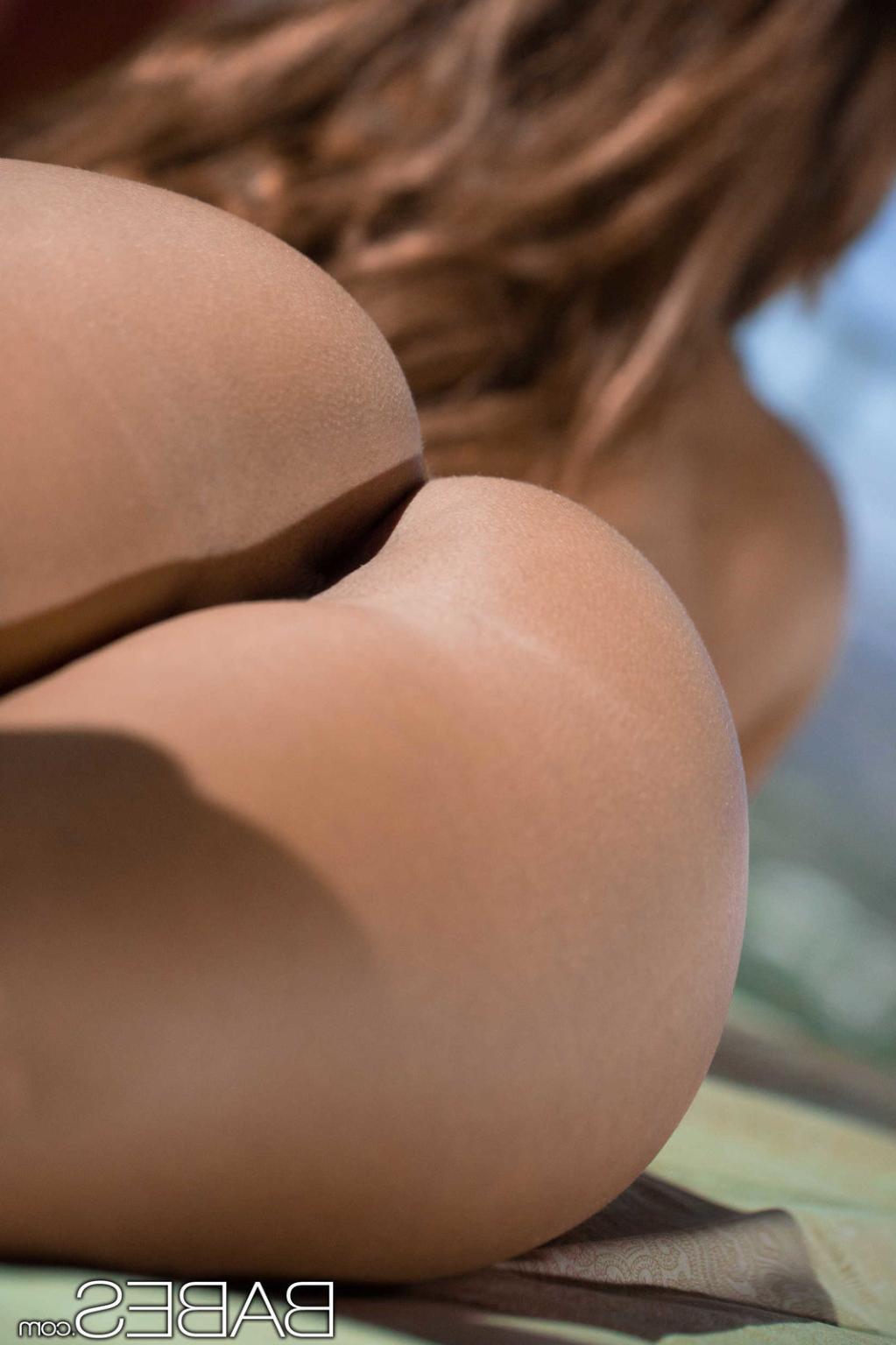 15P Busty and curvy teen babe Keisha Grey teasing in nude erotica