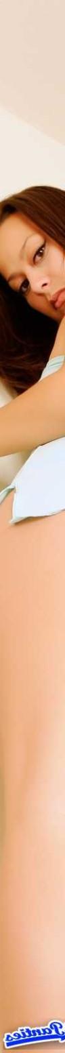 18P Daisy on the desk white thong panties