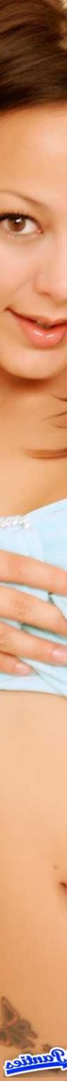 18P Daisy on the desk white thong panties