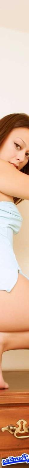 18P Daisy on the desk white thong panties