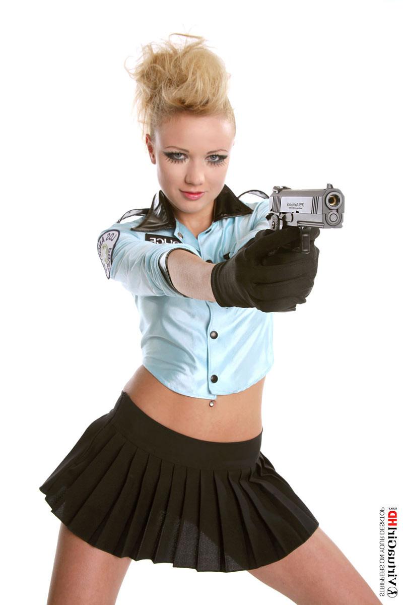 16P Horny blonde Divine stripping in police uniform