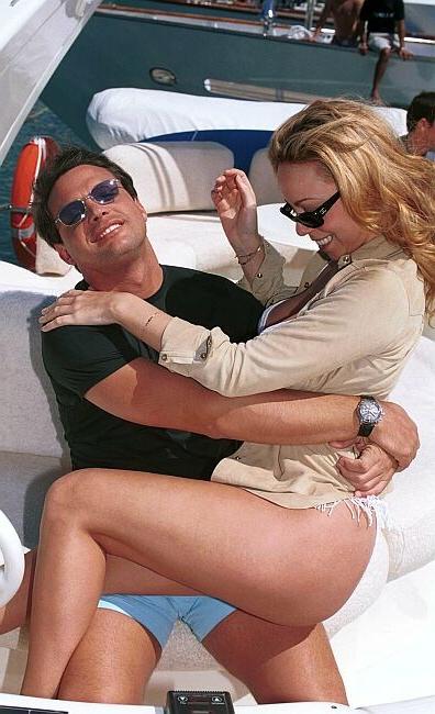 15P cuurvy pop star Mariah Carey nudes and see thrus