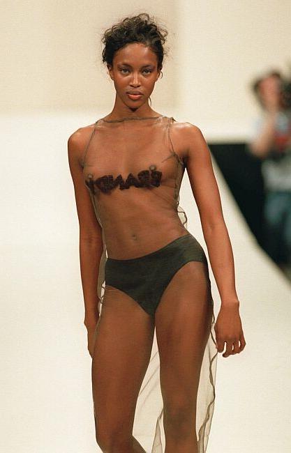 15P supermodel Naomi Campbell nude and see thru shots
