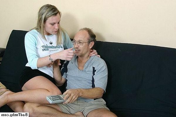 19P Amateur sexy teen babe gets ass slaped by an old man