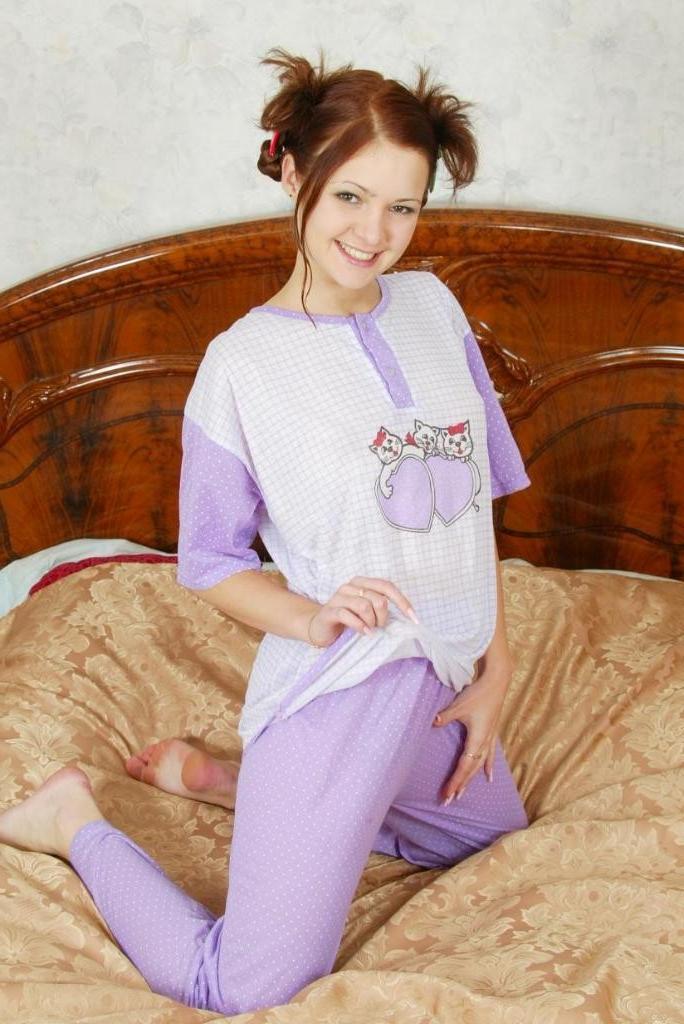 20P Teasing amateur teen spreading her hairy pink pussy in bed