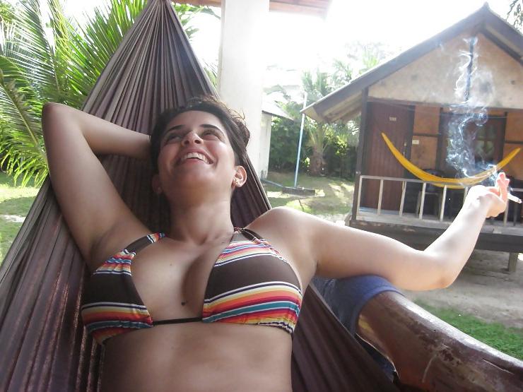 25P 2 Latin Sisters on Vacation