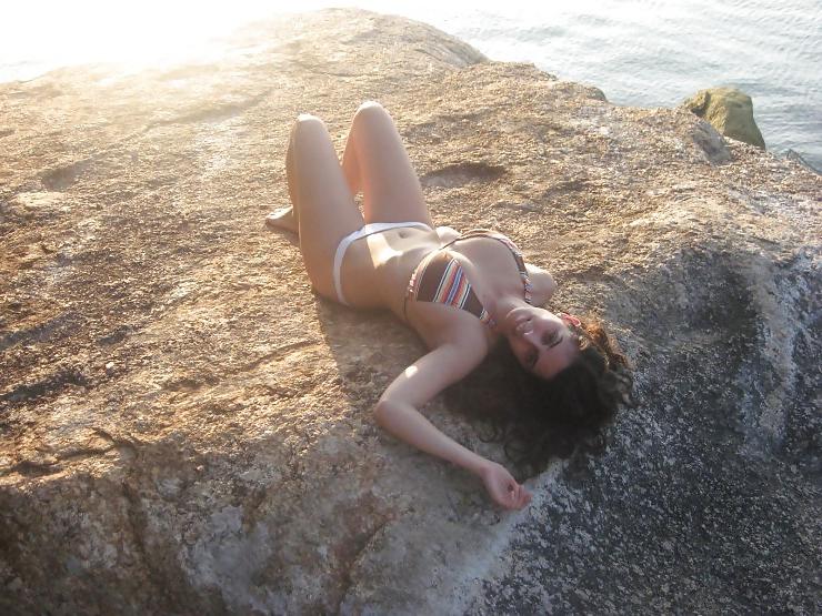 25P 2 Latin Sisters on Vacation