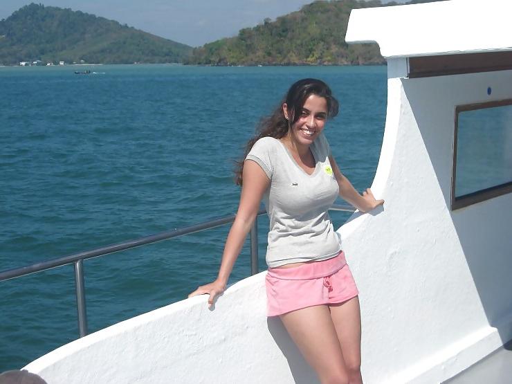 25P 2 Latin Sisters on Vacation