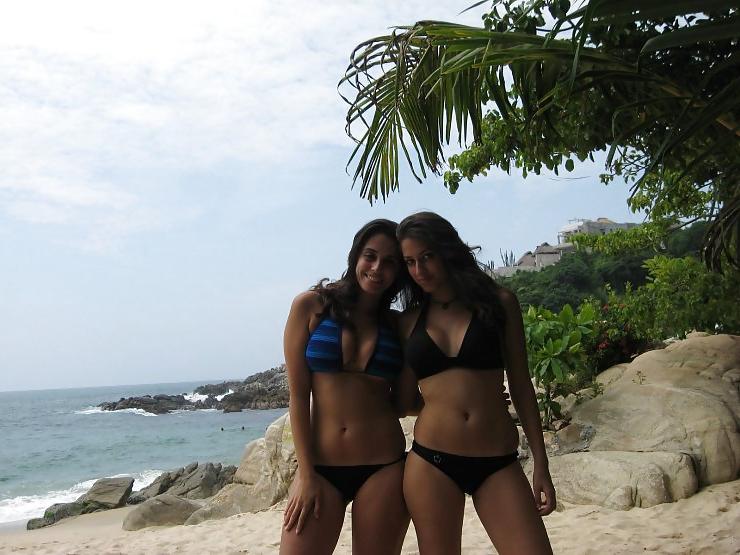 25P 2 Latin Sisters on Vacation