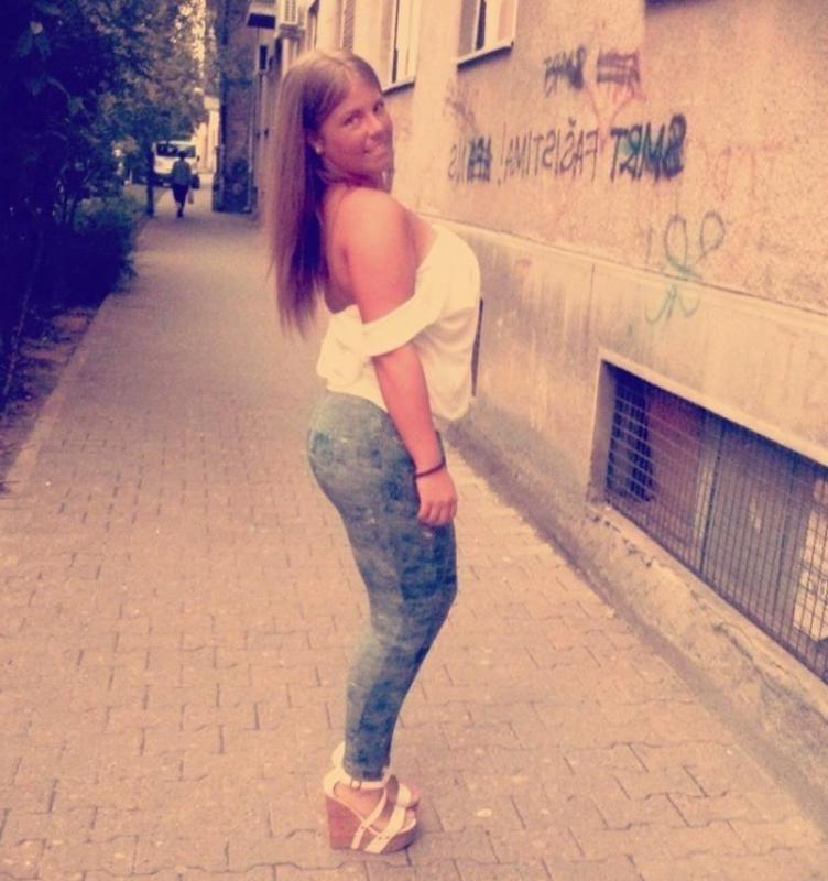 10P Heavy-chested kinky babe likes showing off her huge tits